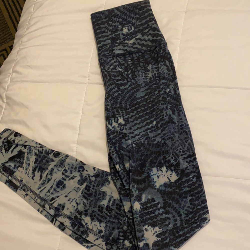 Lululemon denim tiedye leggings